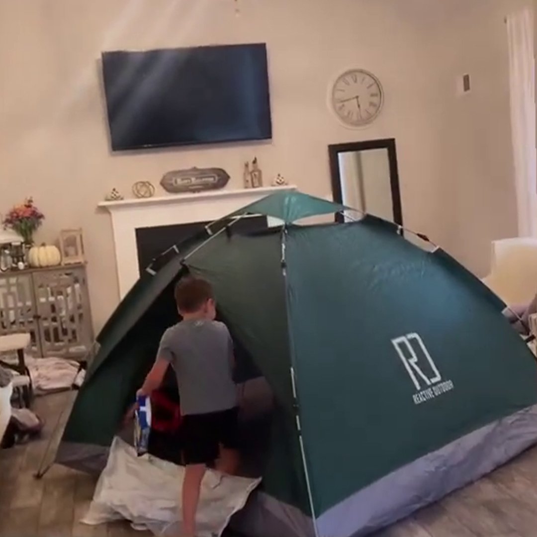 1 Large-Sized 3 Secs Tent